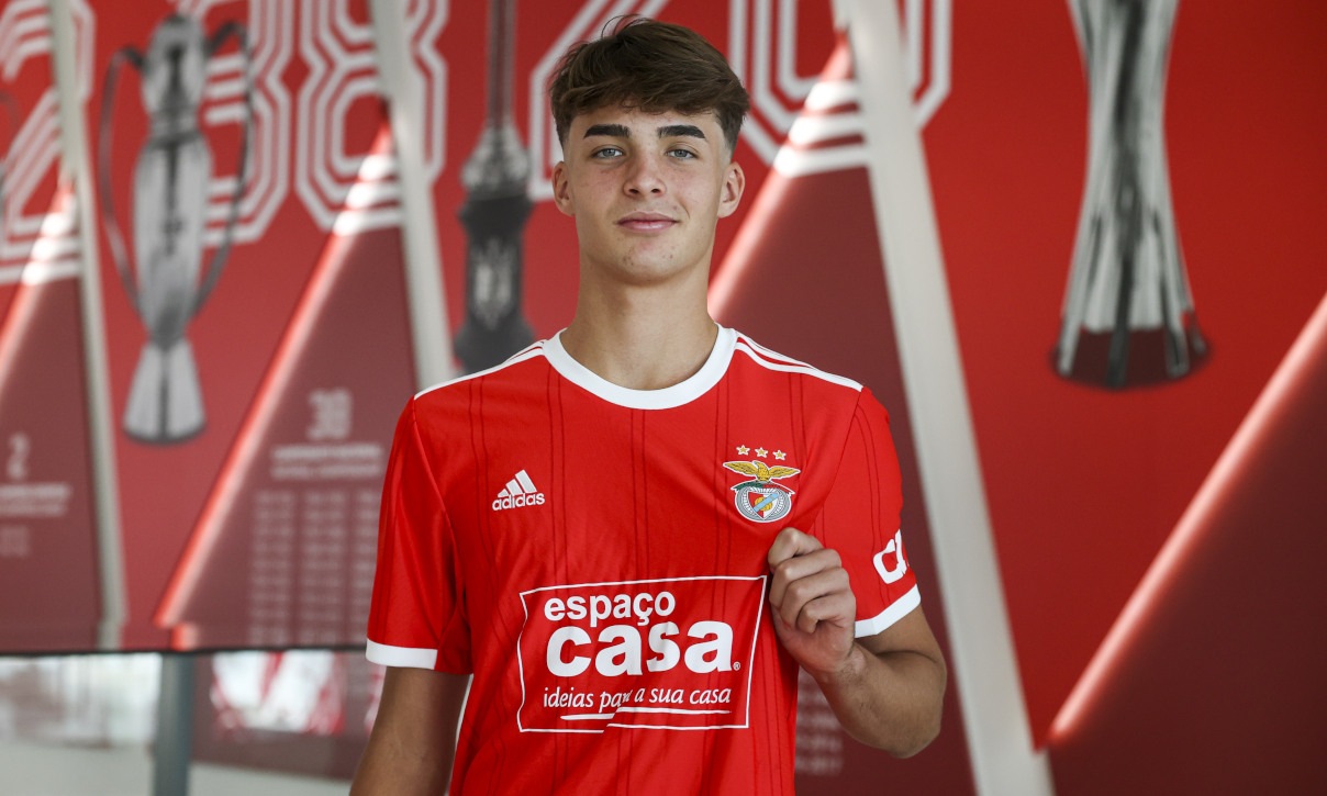 Contrato Profissional Gustavo Ferreira